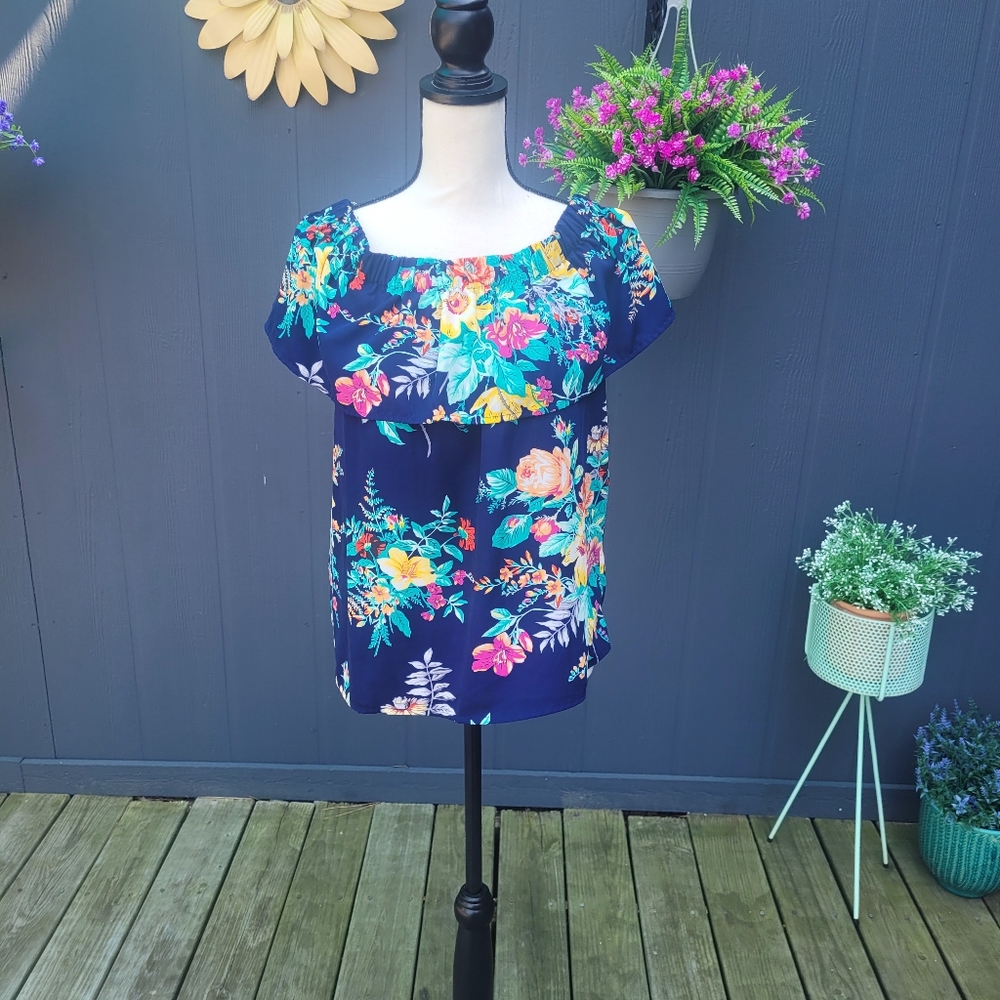 Blue floral top